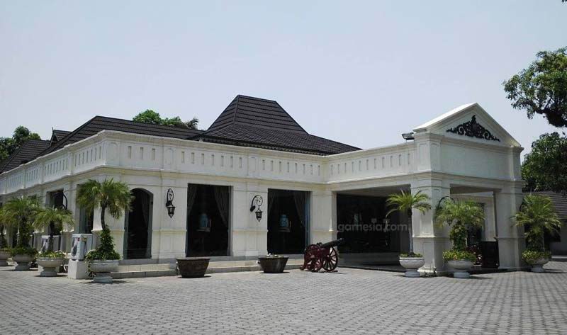 Museum Batik Danar Hadi
