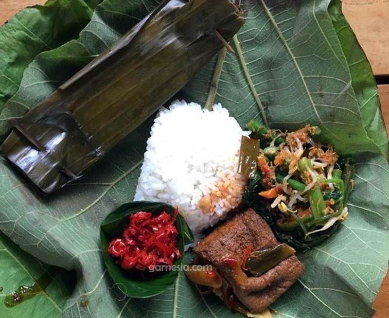 Nasi Jamblang